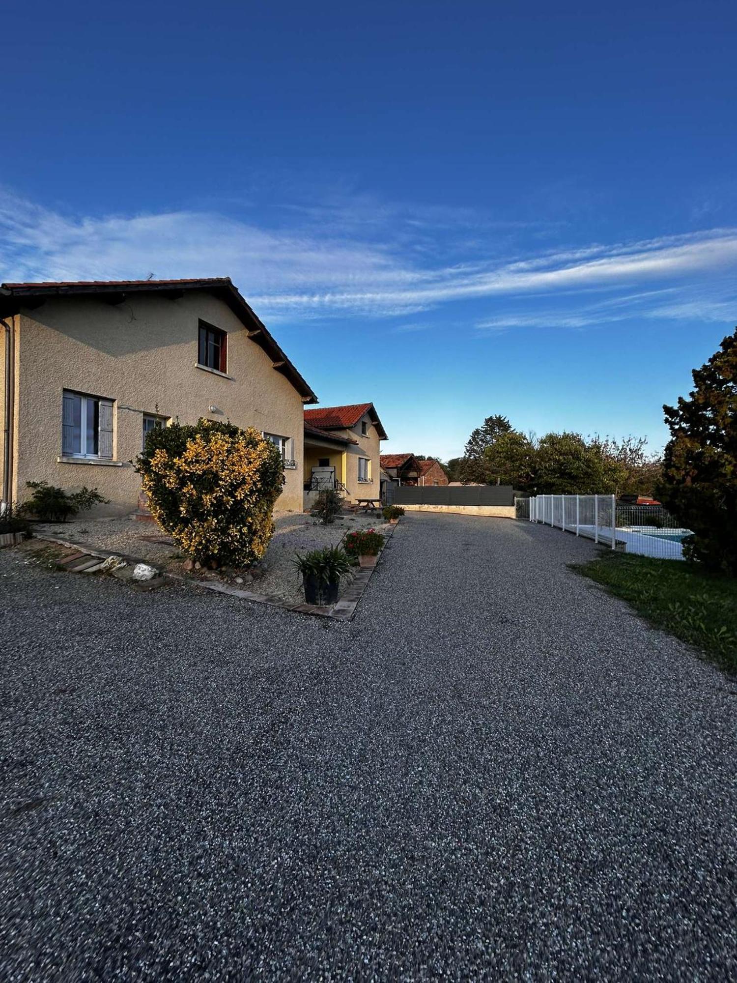Gite La Garrigue Montbarla Екстериор снимка